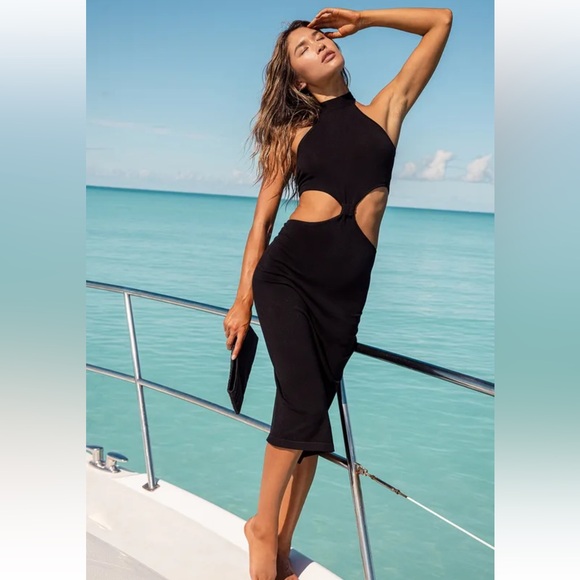 Lulus Dresses & Skirts - Lulus Chic Black Cutout Dress